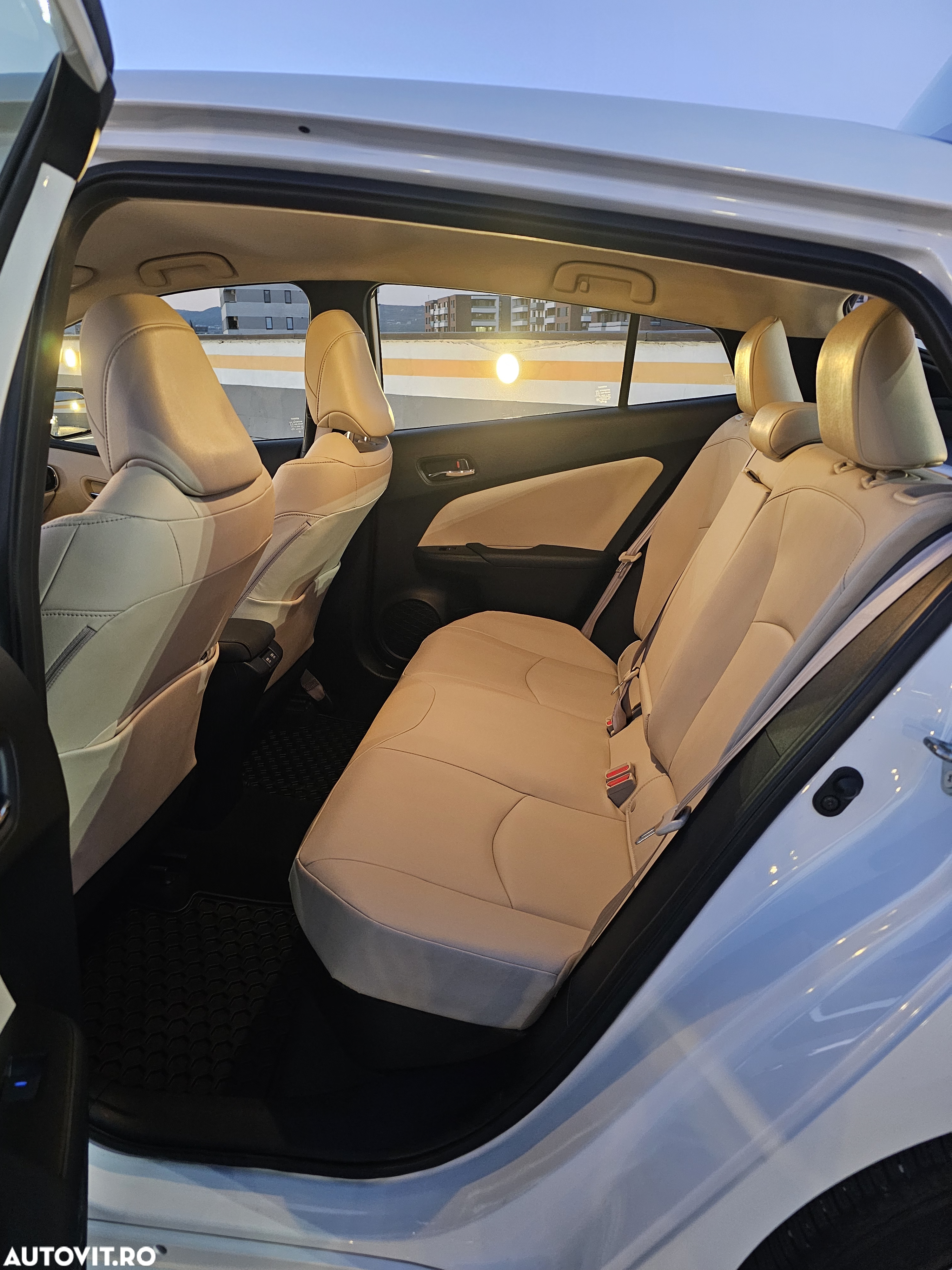 Toyota Prius 1.8 HSD Exclusive Plus - 15