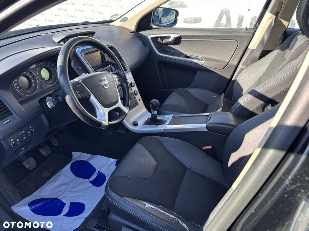 Volvo XC 60 2.4D DRIVe Momentum - 7