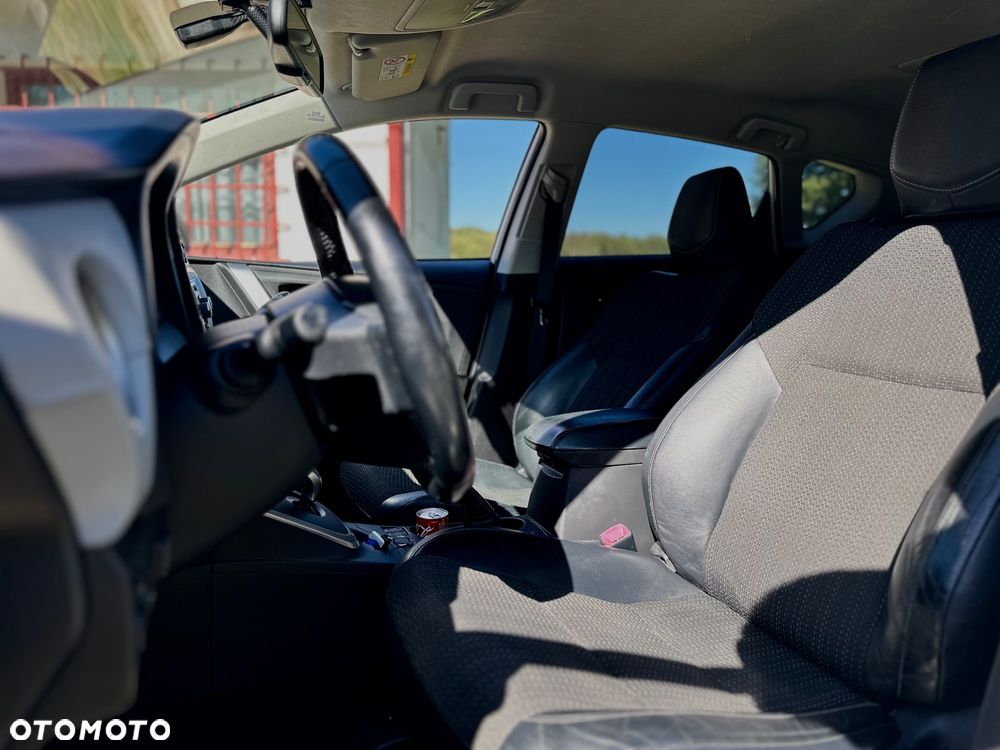 Toyota Auris 1.8 HSD Luna - 13