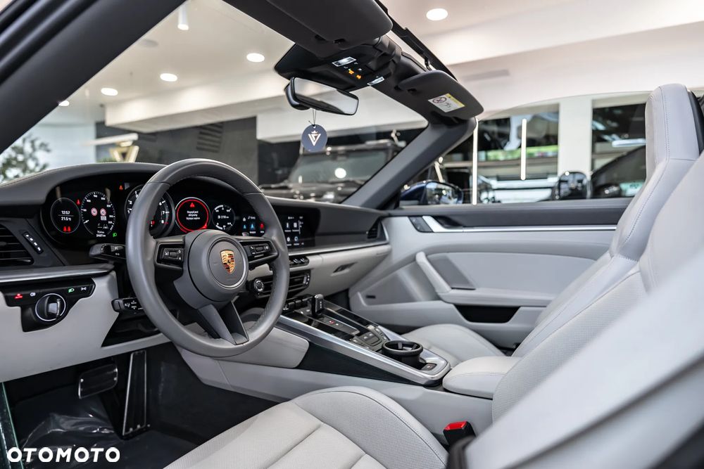 Porsche 911 Targa 4 - 26