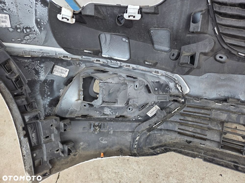 Zderzak przedni Opel Combo E - 17