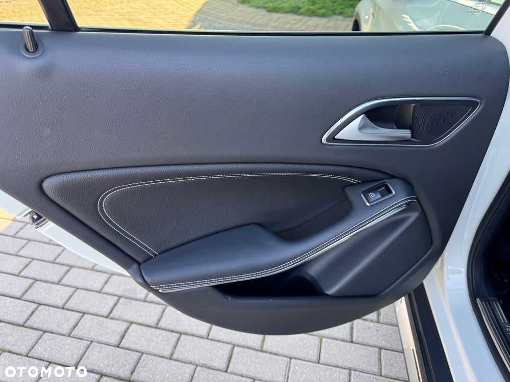 Mercedes-Benz GLA 220 d 7G-DCT Activity Edition - 17