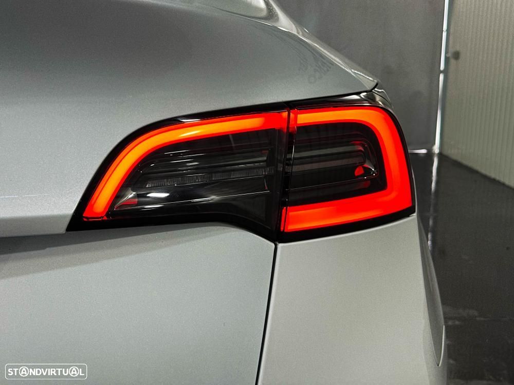 Tesla Model Y Long Range Dual Motor AWD - 55
