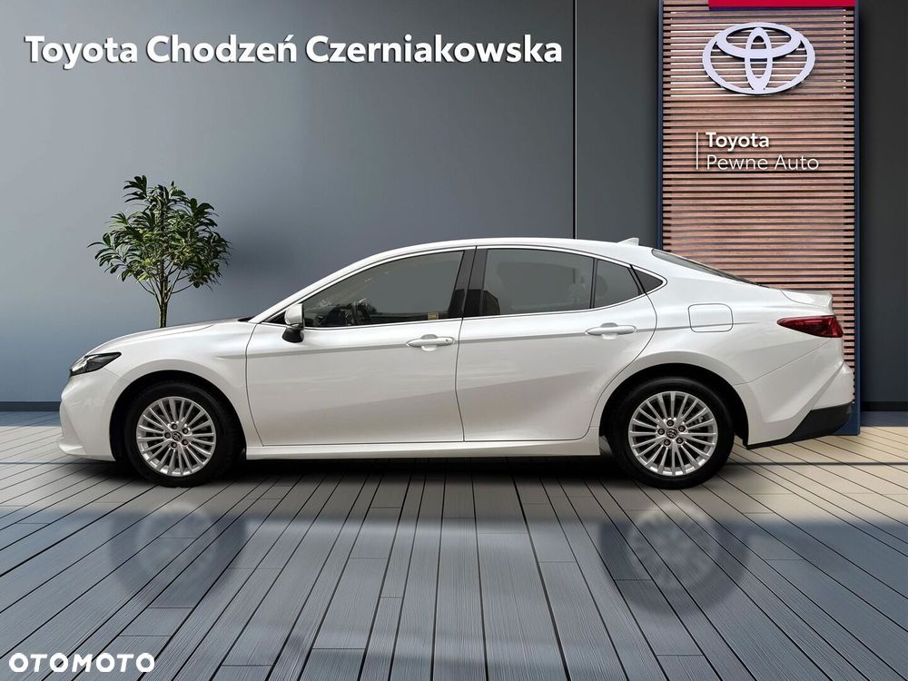 Toyota Camry - 5