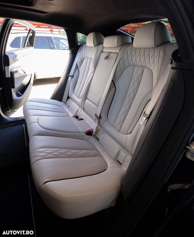 BMW X6 xDrive40i - 9