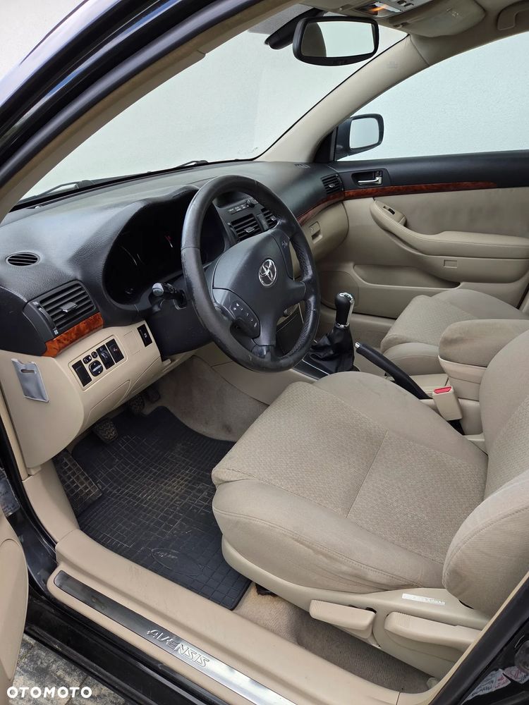 Toyota Avensis 1.8 VVT-i Sol - 10