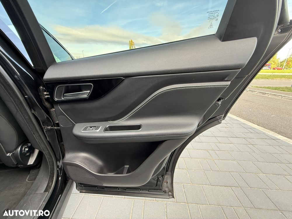 Jaguar F-Pace 20d AWD Prestige - 22