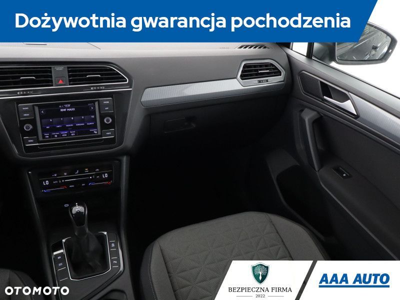 Volkswagen Tiguan - 10