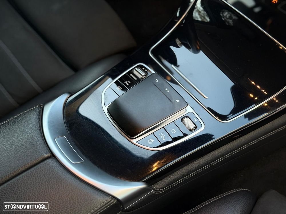 Mercedes-Benz GLC 300 - 32
