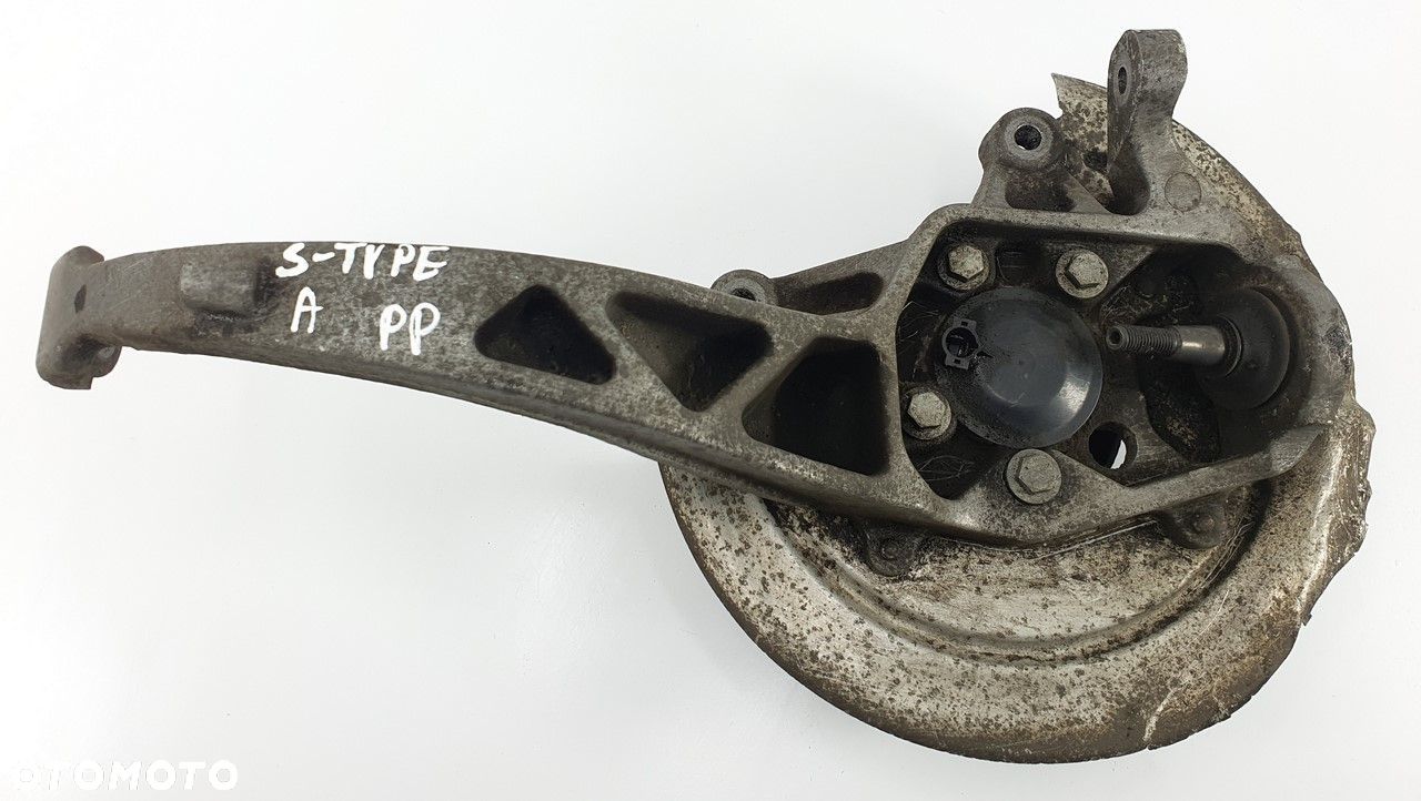 PIASTA ZWROTNICA PRAWY PRZÓD JAGUAR S-TYPE 2.5 V6 - 1