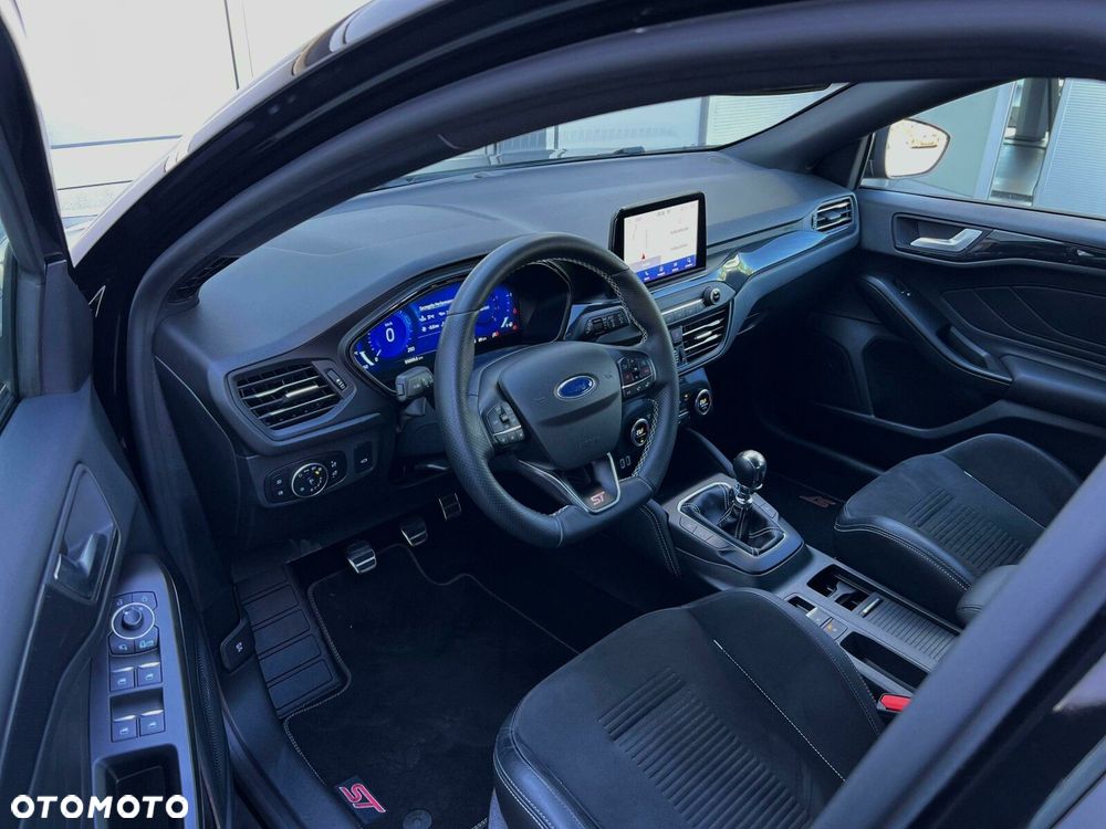 Ford Focus 2.3 EcoBoost ST - 9