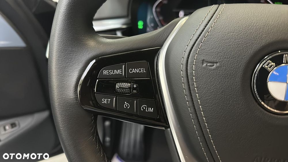 BMW Seria 5 520d xDrive MHEV - 24