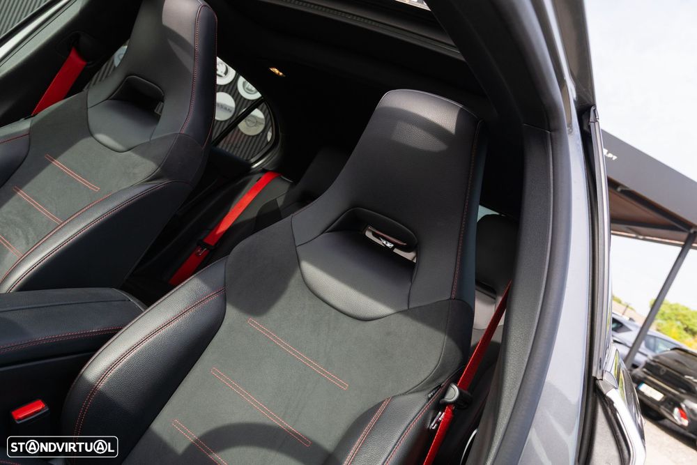 Mercedes-Benz A 35 AMG 4Matic Speedshift DCT 7G - 24