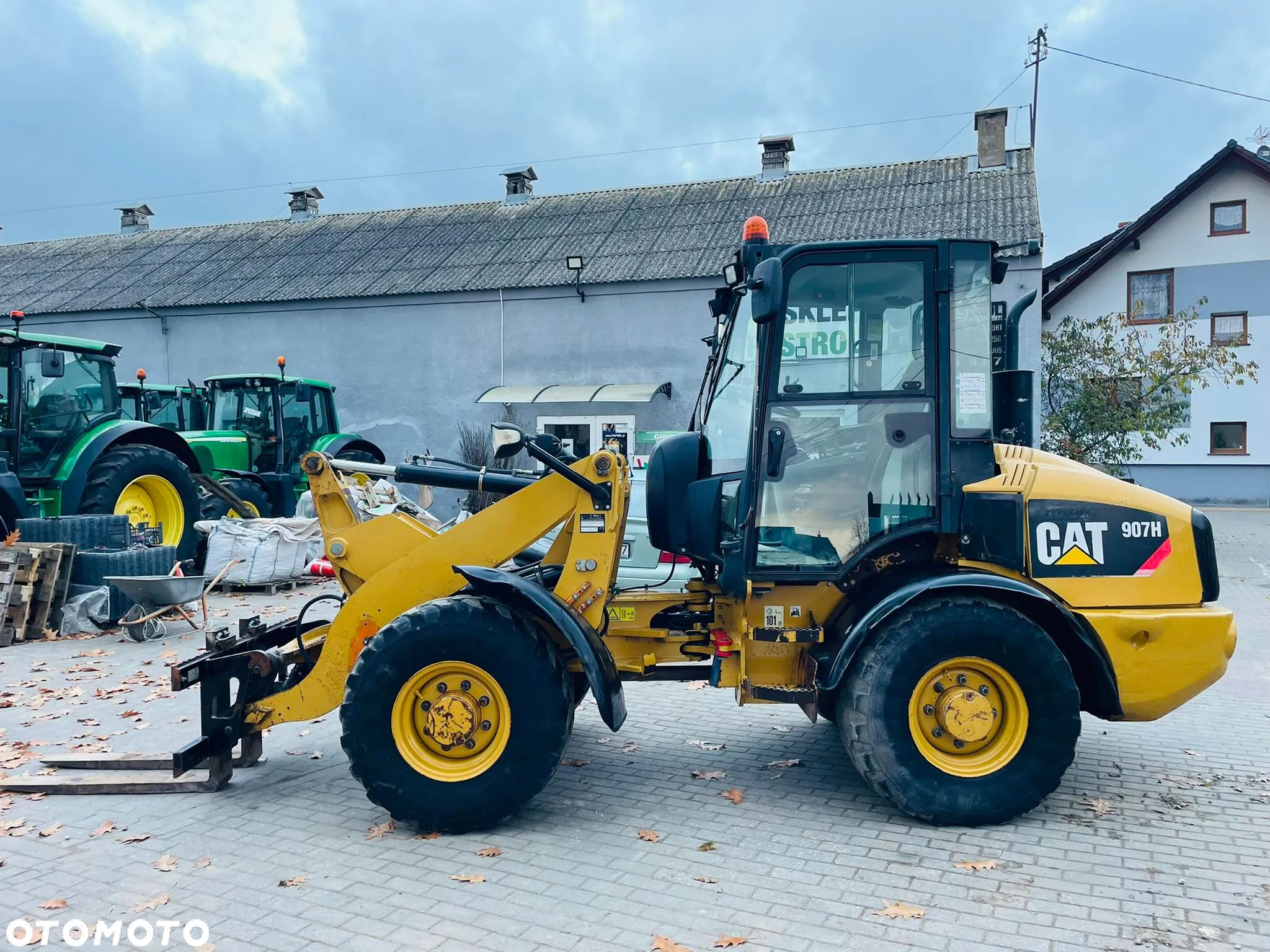 Caterpillar 907H - 4