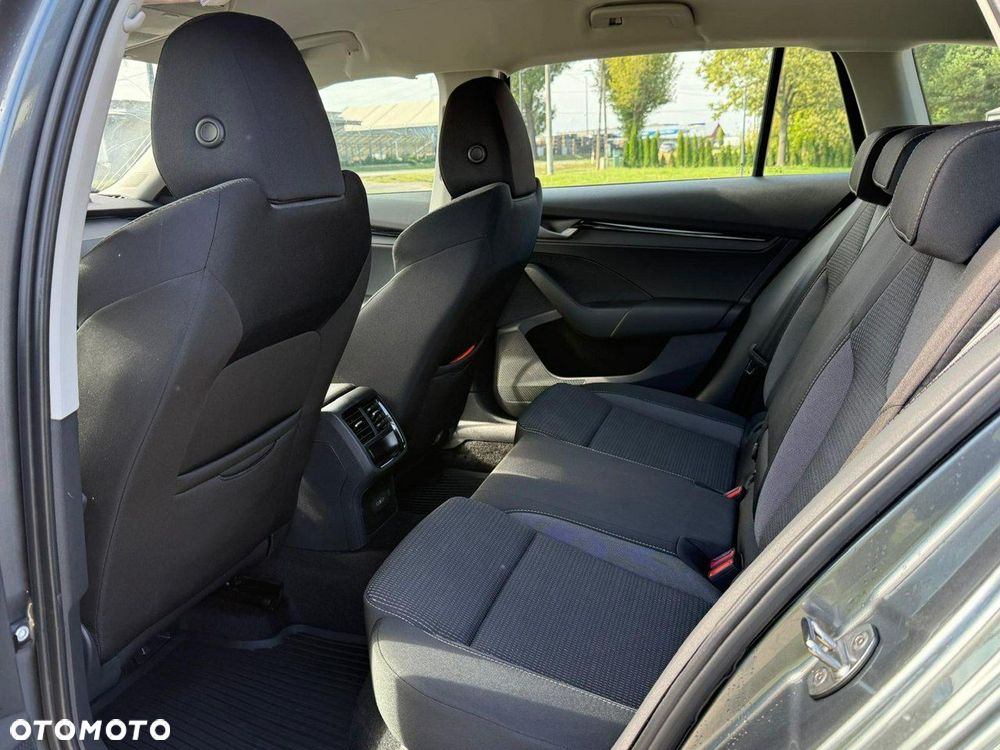 Skoda Octavia 1.5 TSI Selection - 10