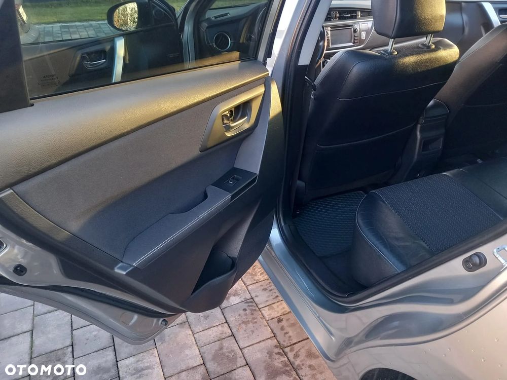 Toyota Auris 1.6 Prestige - 17