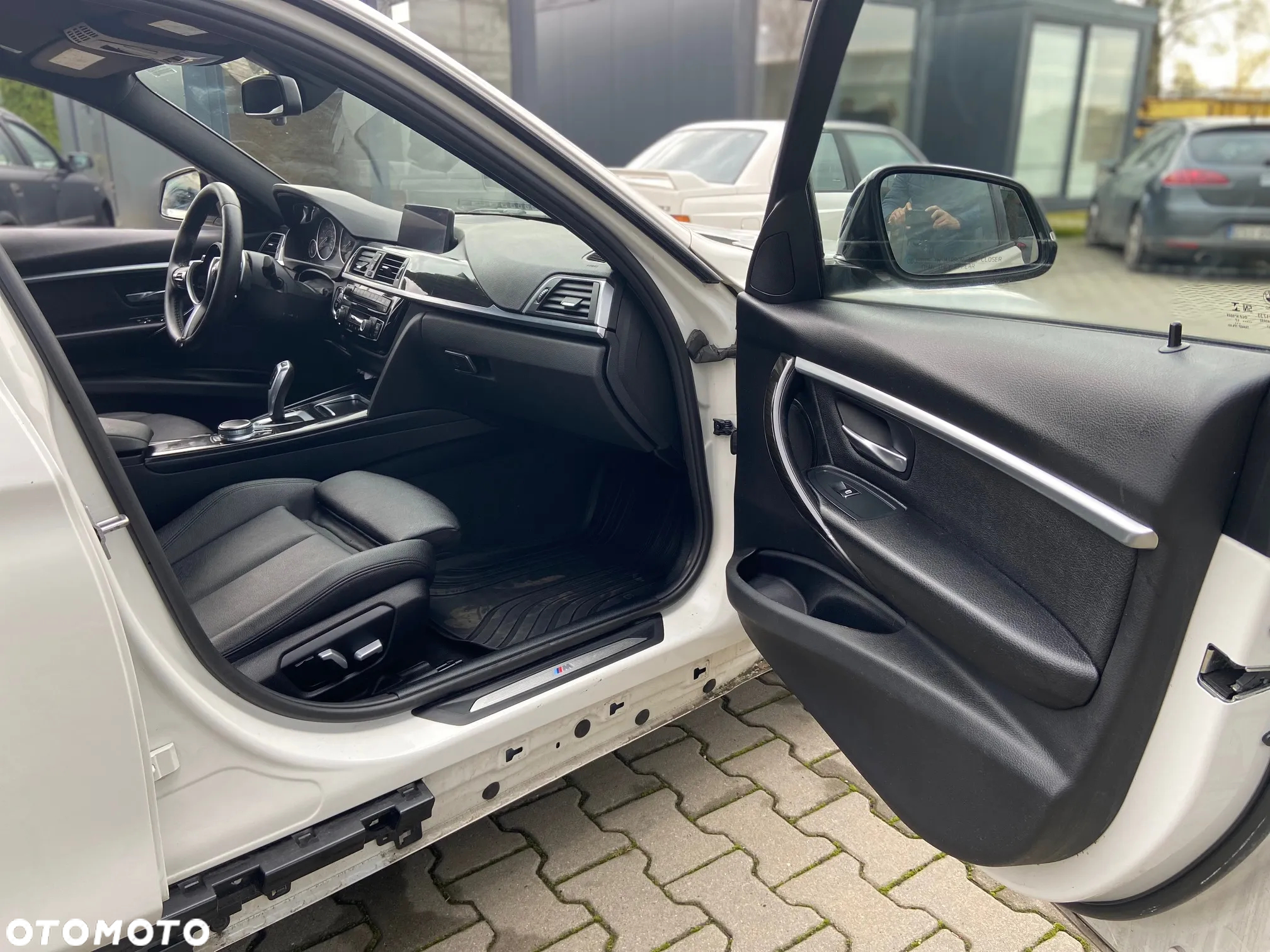 BMW Seria 3 330e M Sport sport - 10