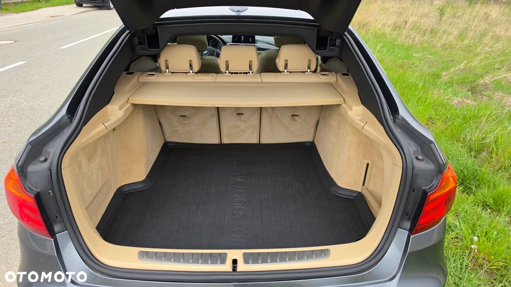 BMW 3GT 320d xDrive Luxury Line - 10