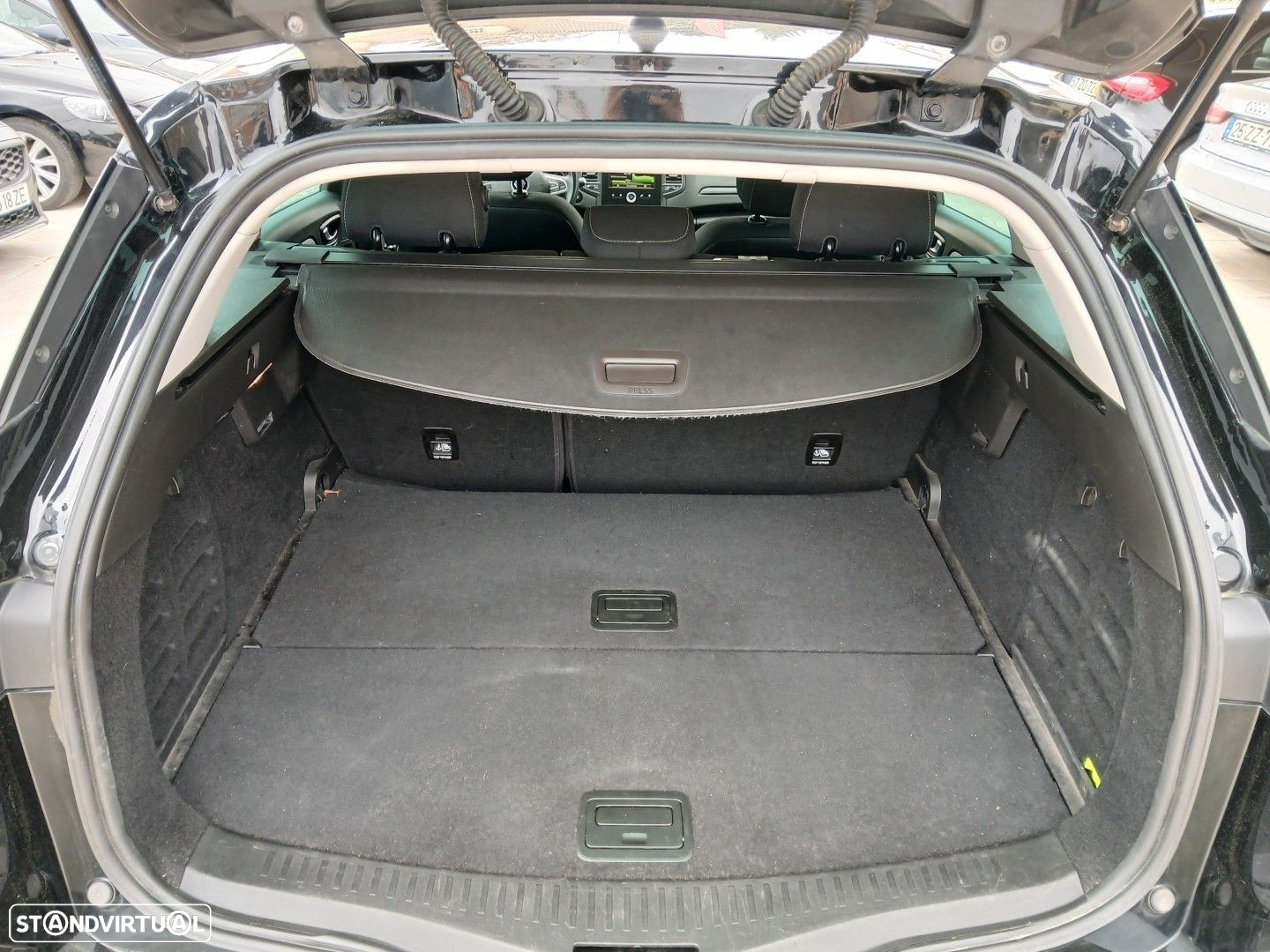 Renault Mégane 1.5 Blue dCi Limited - 9