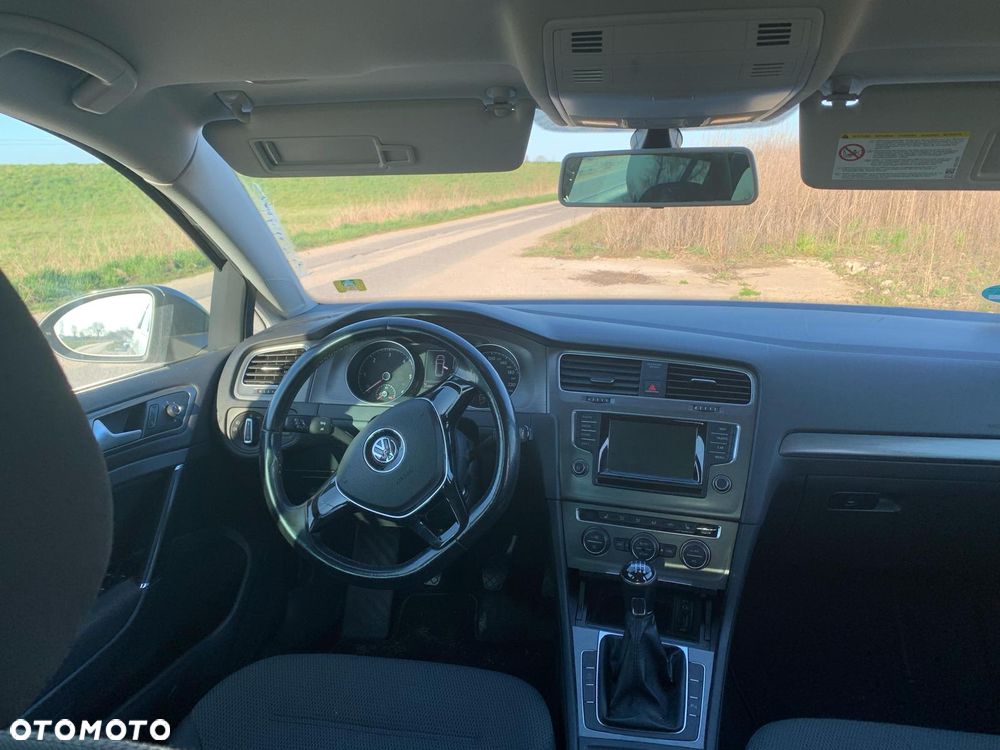 Volkswagen Golf - 2