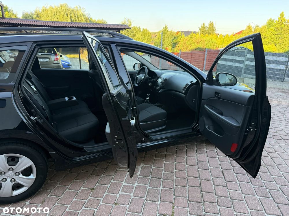 Hyundai i30 i30cw 1.4 blue Comfort - 31