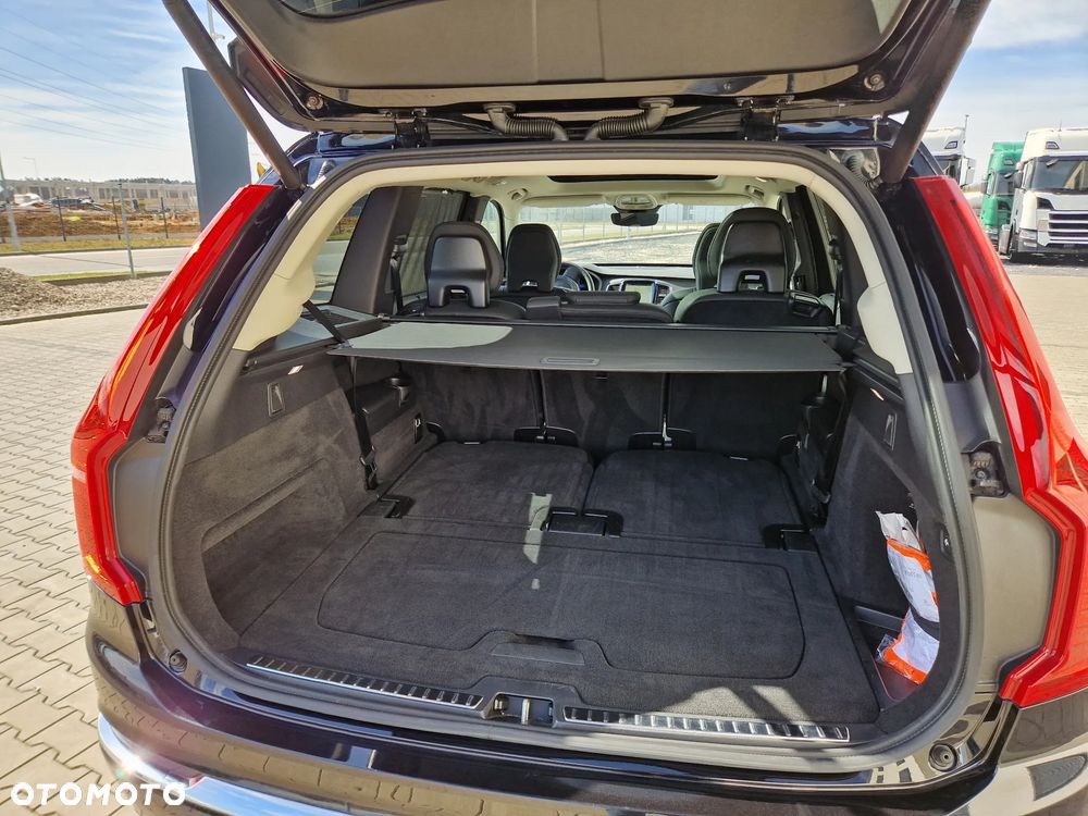 Volvo XC 90 B5 D AWD Plus Bright - 22
