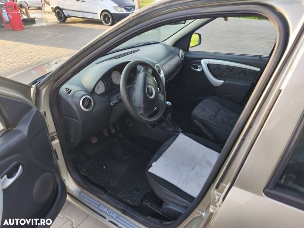 DACIA Logan