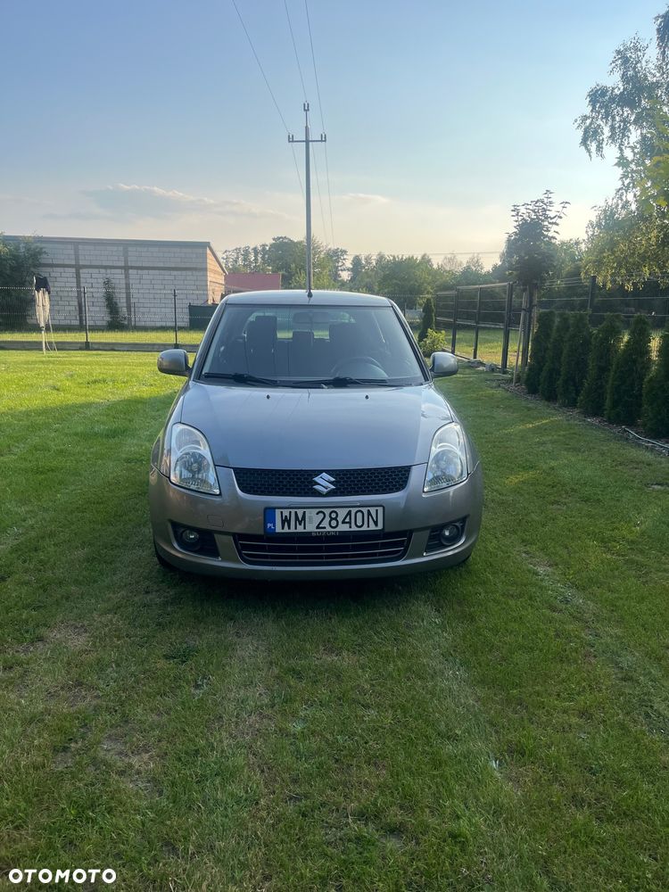 Suzuki Swift - 1