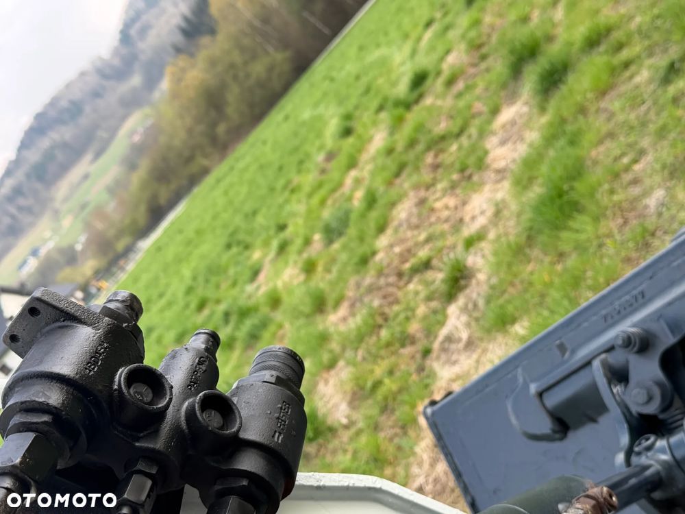 Bobcat S450 ładowarka 4x4 wózek terenowy. Łyżka. Pełne sterowanie z dżojstika jazda i praca. Aktualne serwisy DEKRA 2026r. Dokumentacja Pełna. Silnik Kubota 4cyl 55km. Maszyna Jak Nowa z Salonu! Pochodzi z Norweskiego Gospodarstwa! 2019 rok 1880 mtg! Zero luzów i wycieków. Bardzo mocna i wydajna maszyna o małych gabarytach! Idealna do stajni oraz Budownictwa. OKAZJA TANIO 3 wyjścia Hydrauliczne pod urządzenia!! - 14