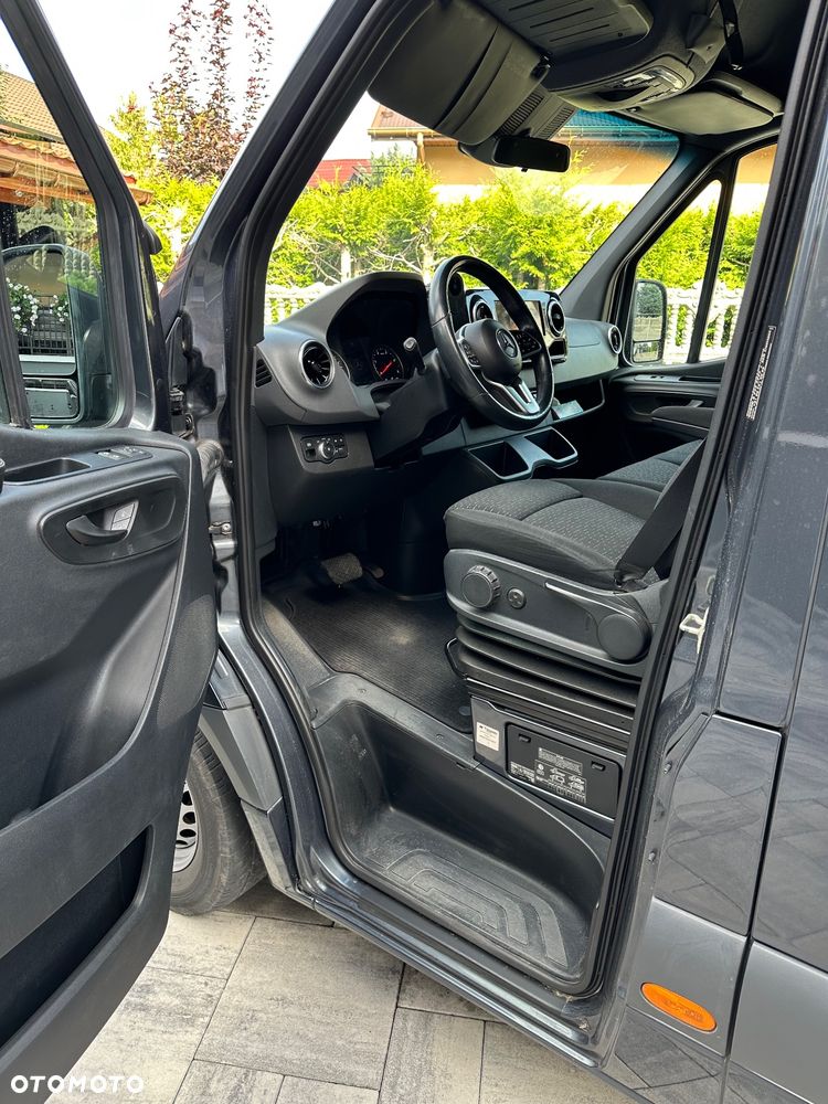Mercedes-Benz Sprinter - 12