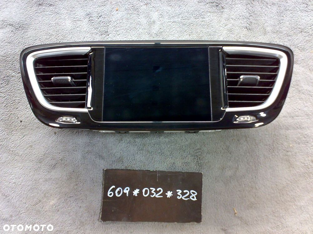 chrysler pacifica 2017 - radio wyświetlacz ramka ekran idealny - 1