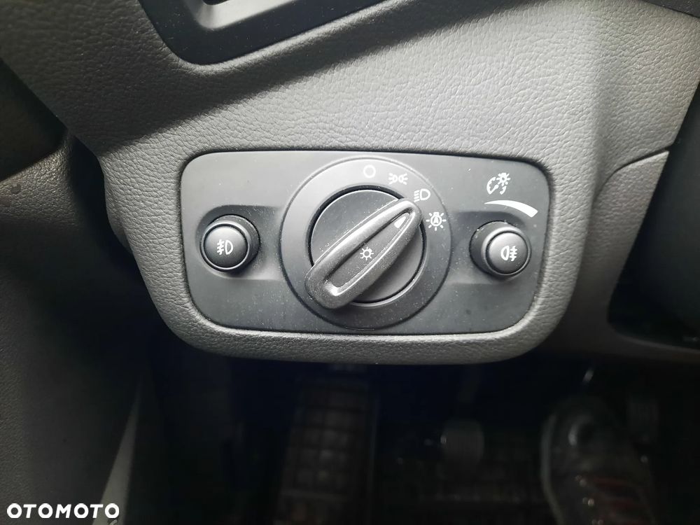 Ford Kuga 2.0 TDCi 2x4 Titanium - 18