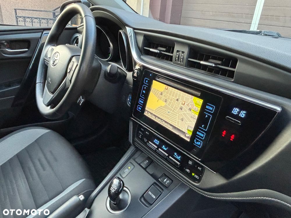 Toyota Auris - 10