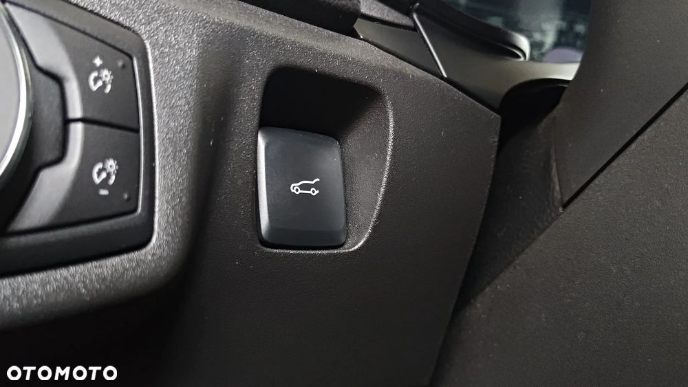 Ford Mondeo 2.0 EcoBoost Titanium - 23