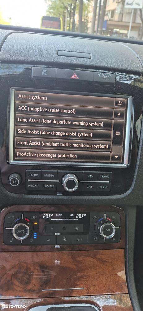 Volkswagen Touareg - 13