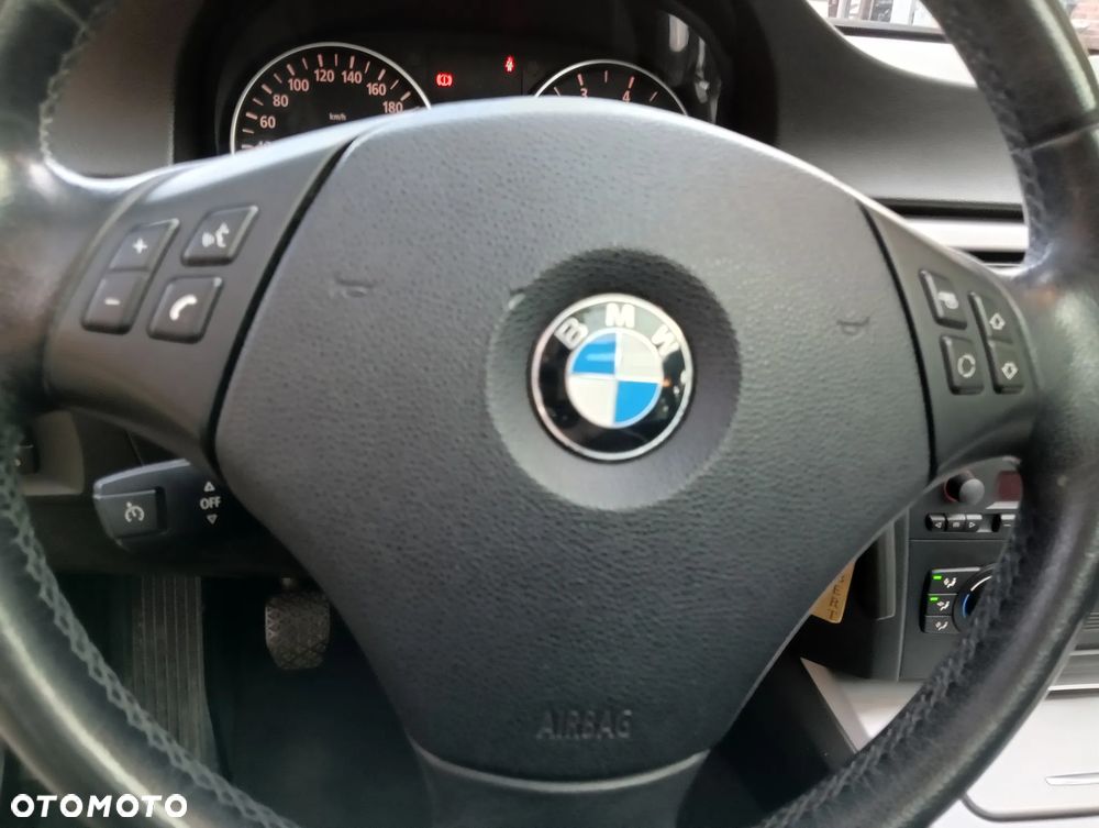 BMW Seria 3 320i - 17