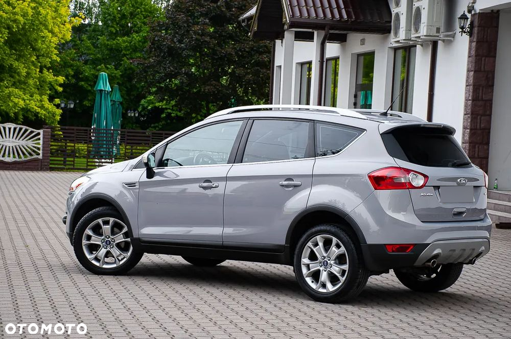 Ford Kuga 2.0 TDCi 2x4 Titanium - 26