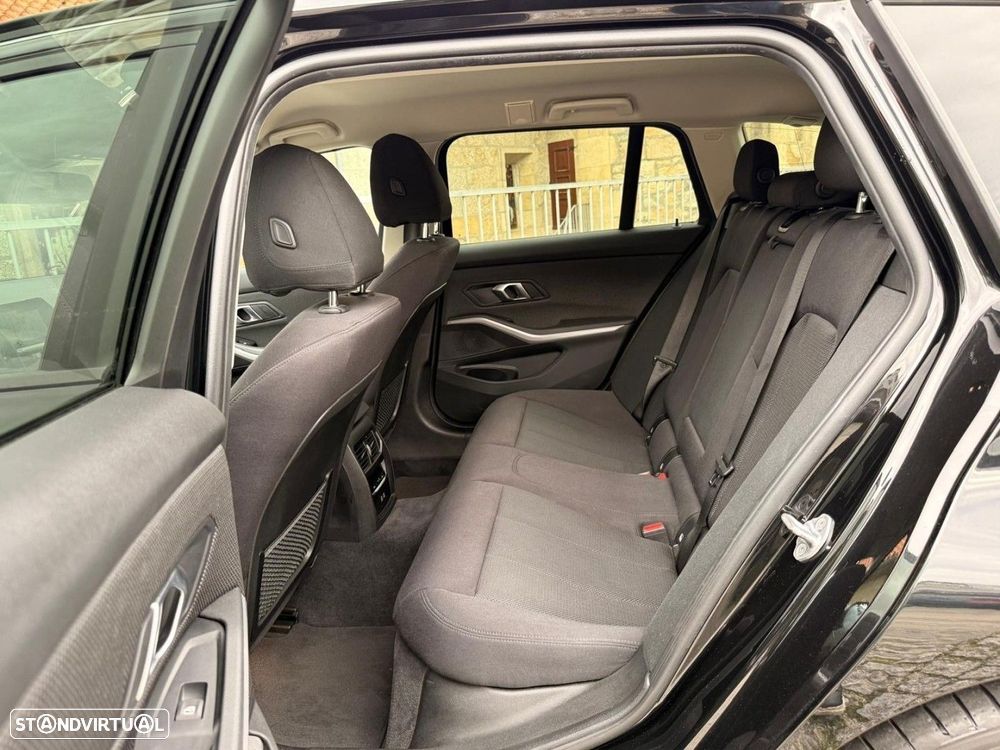 BMW 330 e Touring Corporate Edition Auto - 13