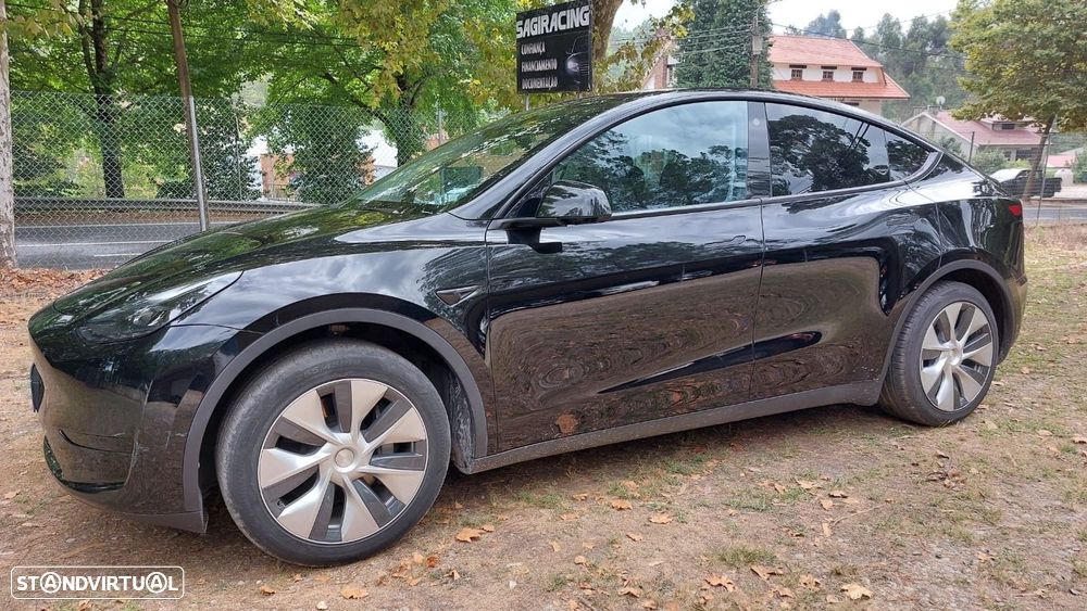 Tesla Model Y Standard - 3
