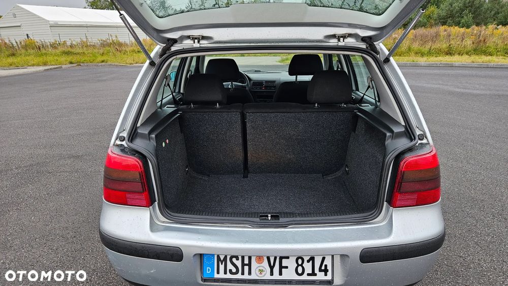 Volkswagen Golf 1.6 Edition - 26