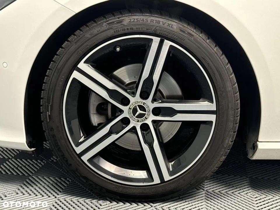Mercedes-Benz CLA 200 Progressive 7G-DCT - 9