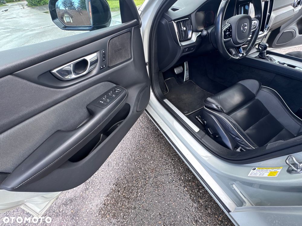 Volvo S60 T6 AWD R-Design - 21