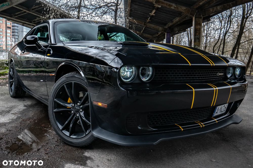 Dodge Challenger - 4