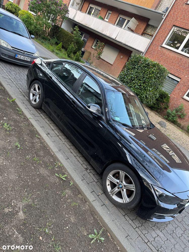 BMW Seria 3 328i xDrive Luxury Line - 2