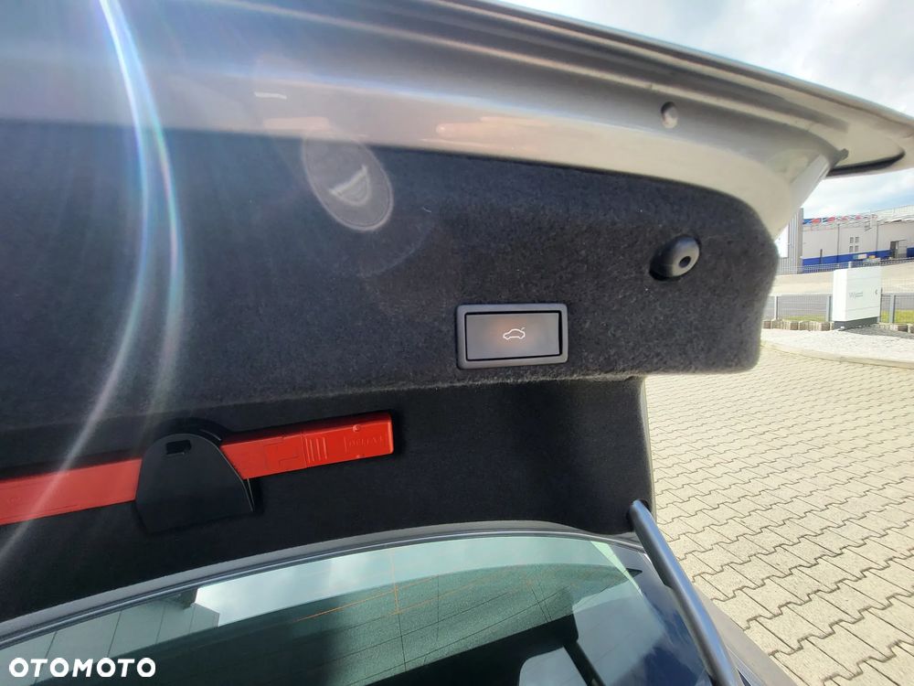 Volkswagen Passat 2.0 TSI Business DSG - 28
