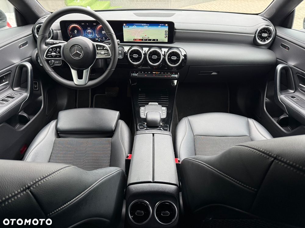 Mercedes-Benz CLA 180 7G-DCT Edition Progressive Line - 18