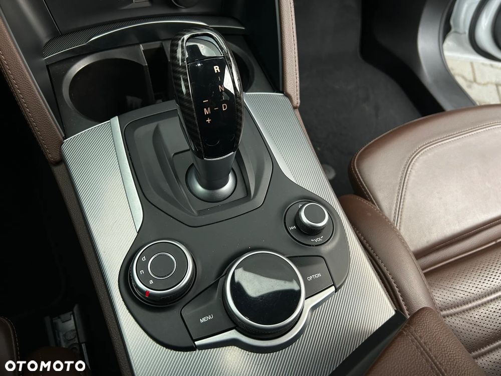 Alfa Romeo Stelvio 2.2 JTDM Super Q4 - 19