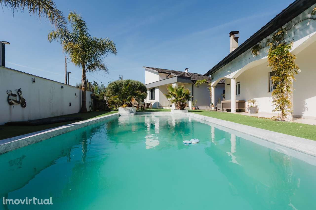 Oportunidade: Moradias T4 + T2 + T1 com piscina e licença de AL - Grande imagem: 2/60