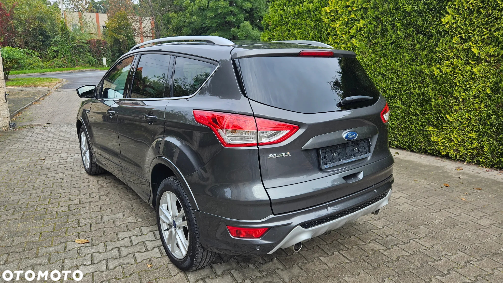 Ford Kuga 2.0 TDCi 2x4 Titanium - 3