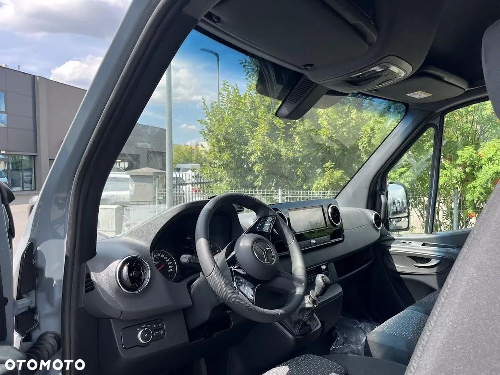 Mercedes-Benz Sprinter - 9